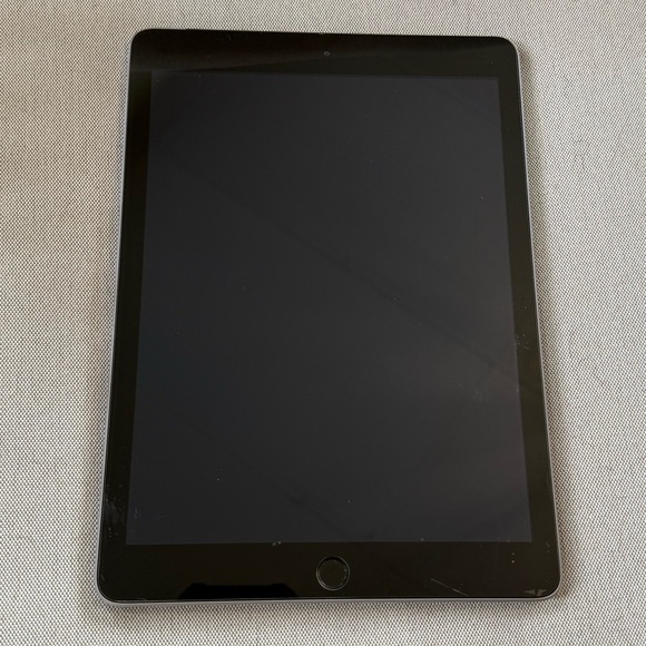 🍏 Apple iPad 5th Generation - Picture 8 of 14